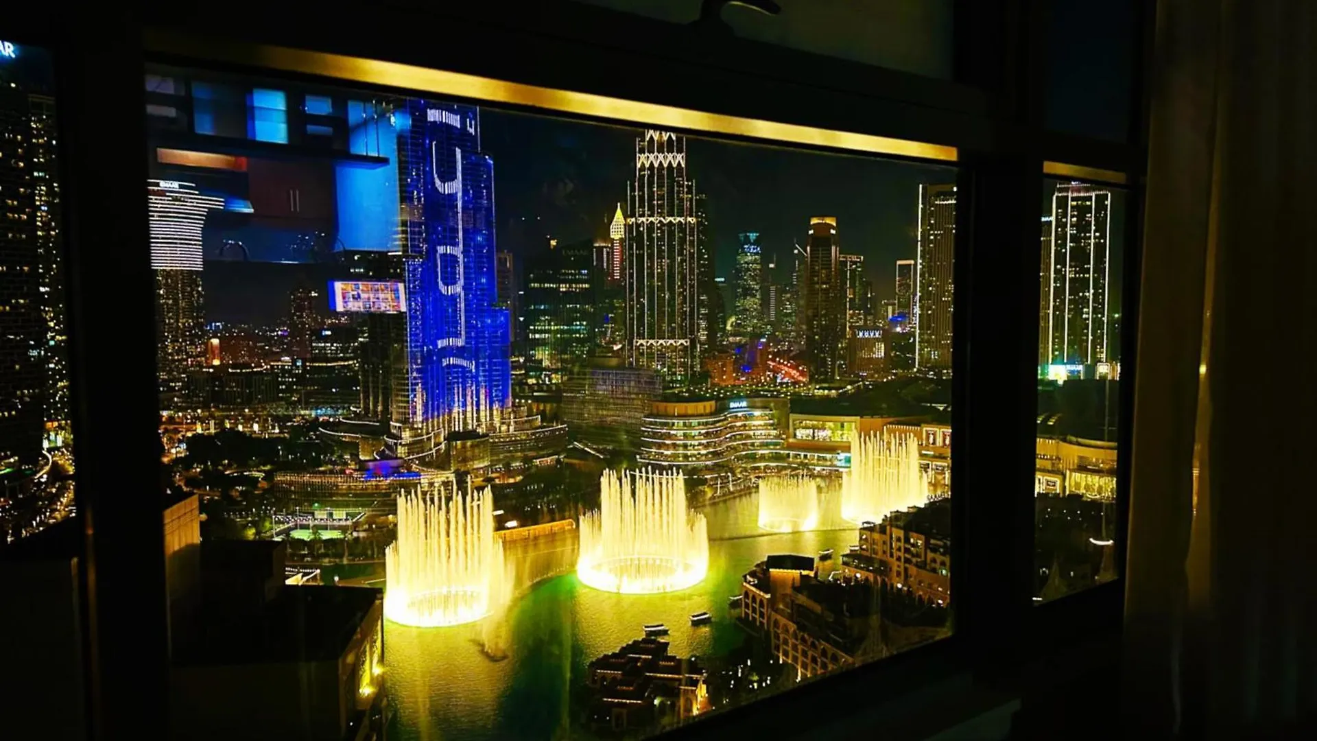 Lägenhet Ace Luxe, 2Br, Downtown, Burj Khalifa & Dubai Fountain View, 5 Mins Walk To Dubai Mall
