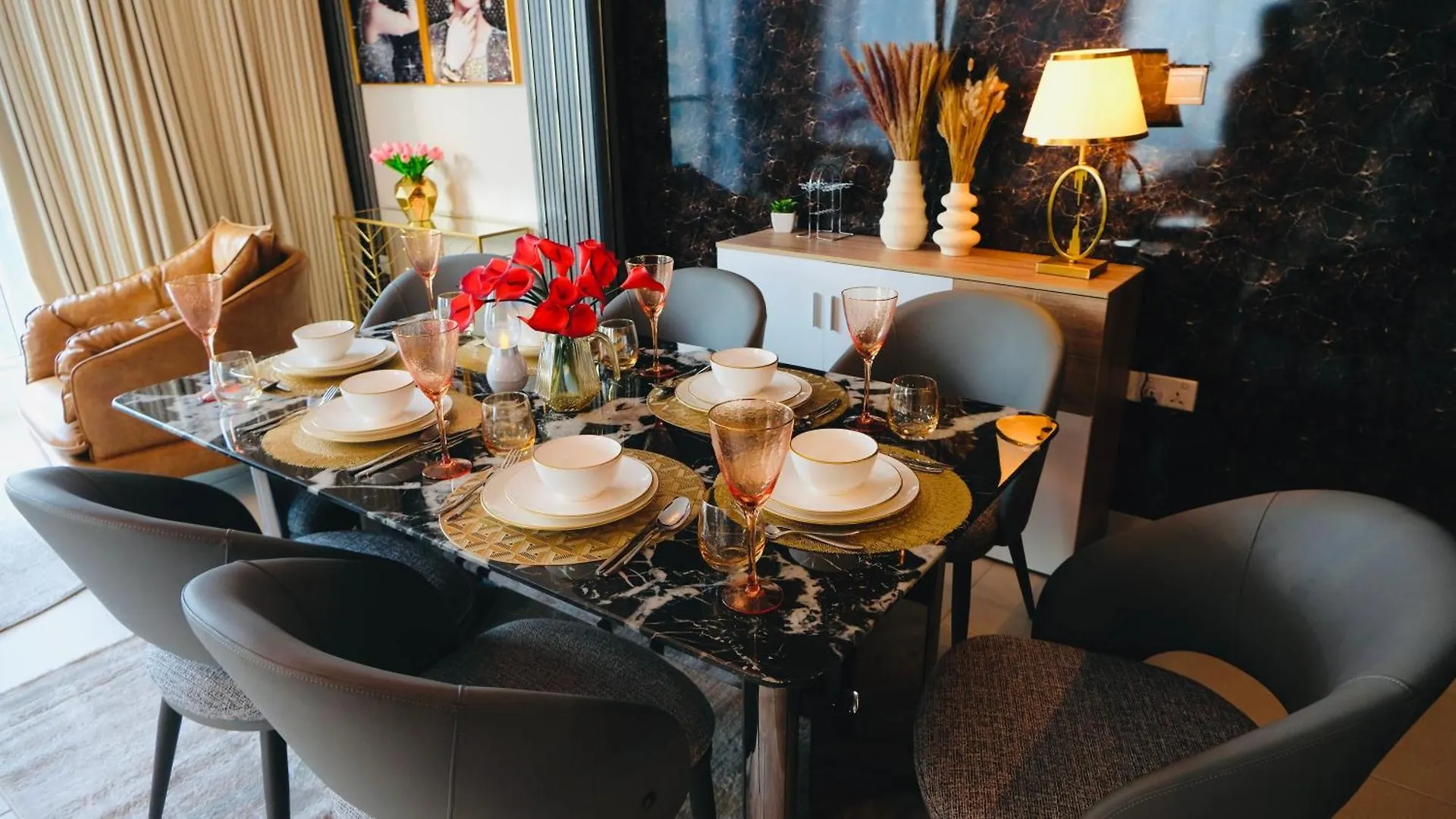 Ace Luxe, 2Br, Downtown, Burj Khalifa & Dubai Fountain View, 5 Mins Walk To Dubai Mall Förenade Arabemiraten
