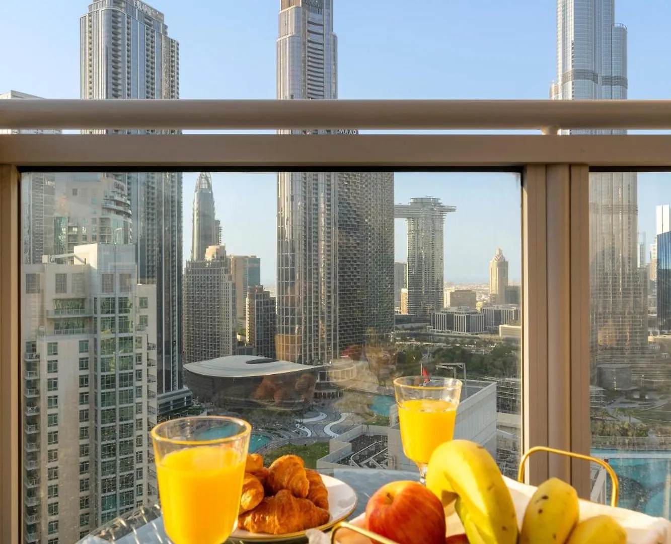 Lägenhet Ace Luxe, 2Br, Downtown, Burj Khalifa & Dubai Fountain View, 5 Mins Walk To Dubai Mall