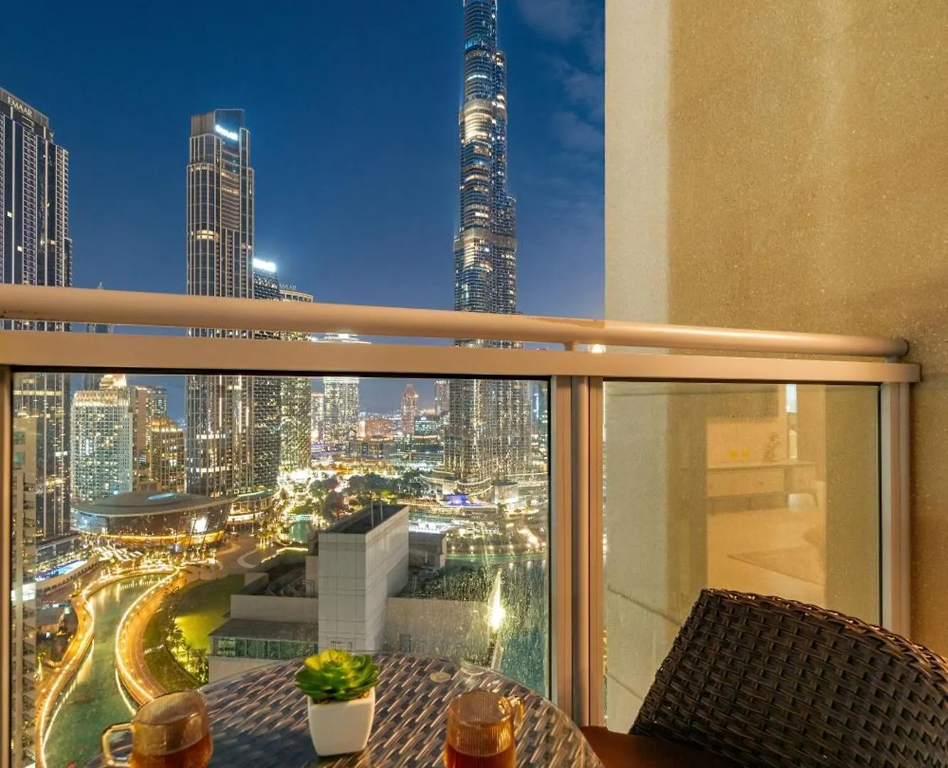 Ace Luxe, 2Br, Downtown, Burj Khalifa & Dubai Fountain View, 5 Mins Walk To Dubai Mall