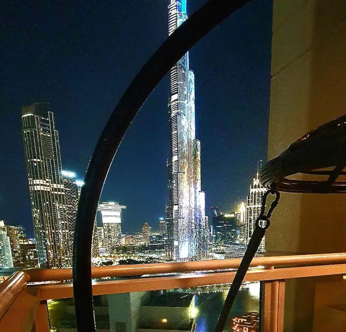 Lägenhet Ace Luxe, 2Br, Downtown, Burj Khalifa & Dubai Fountain View, 5 Mins Walk To Dubai Mall