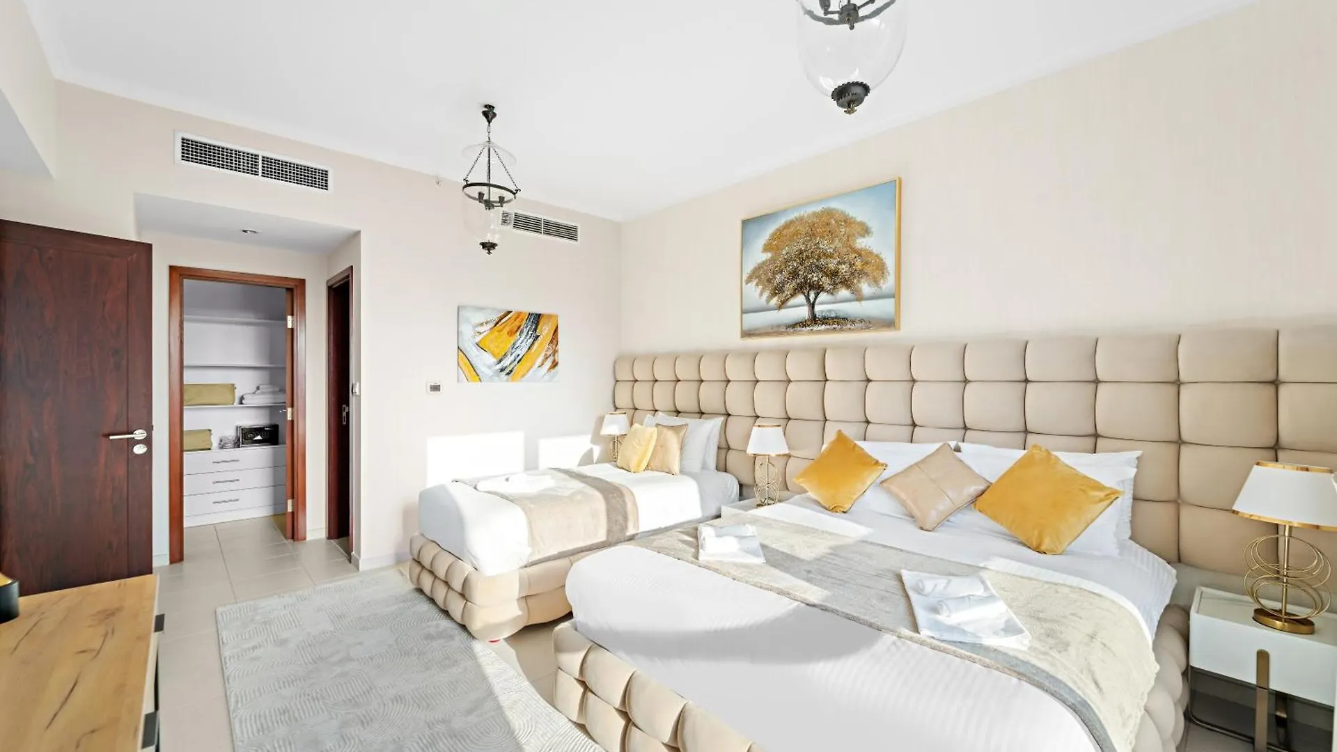 Ace Luxe, 2Br, Downtown, Burj Khalifa & Dubai Fountain View, 5 Mins Walk To Dubai Mall Apartment