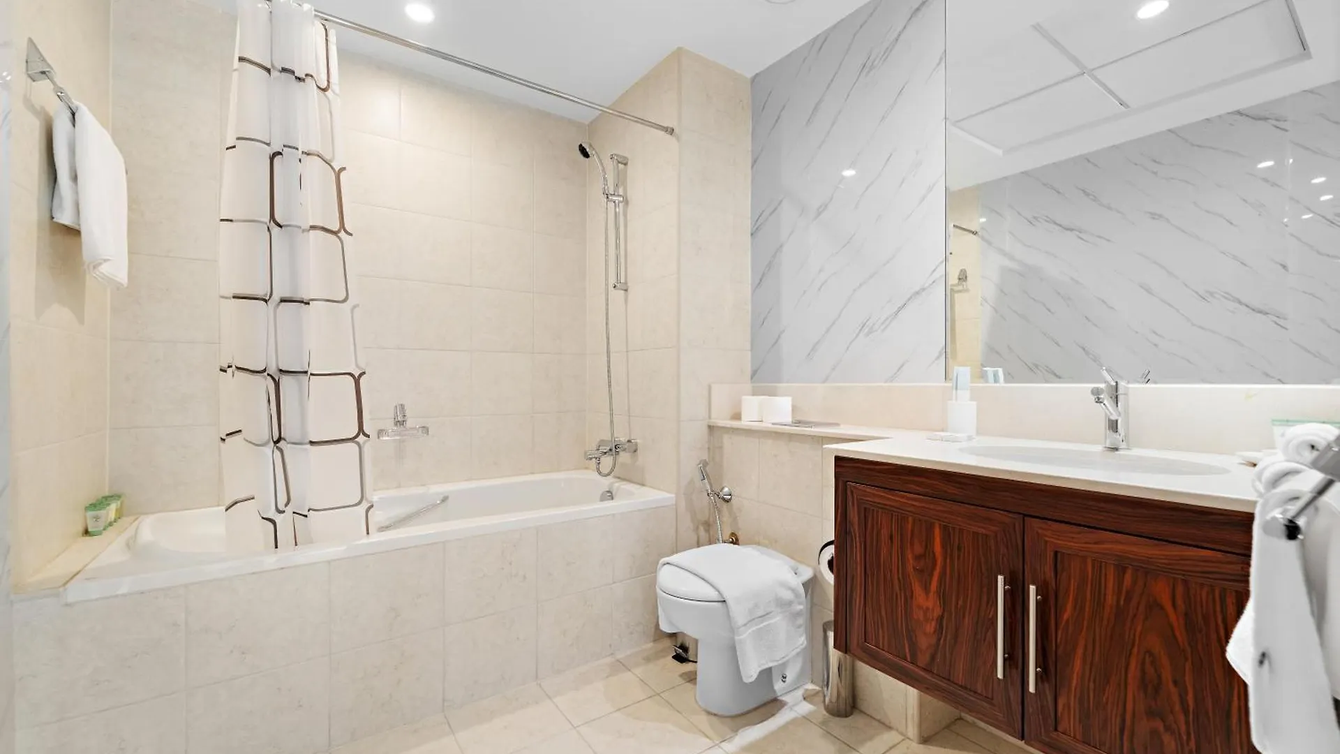 Ace Luxe, 2Br, Downtown, Burj Khalifa & Dubai Fountain View, 5 Mins Walk To Dubai Mall