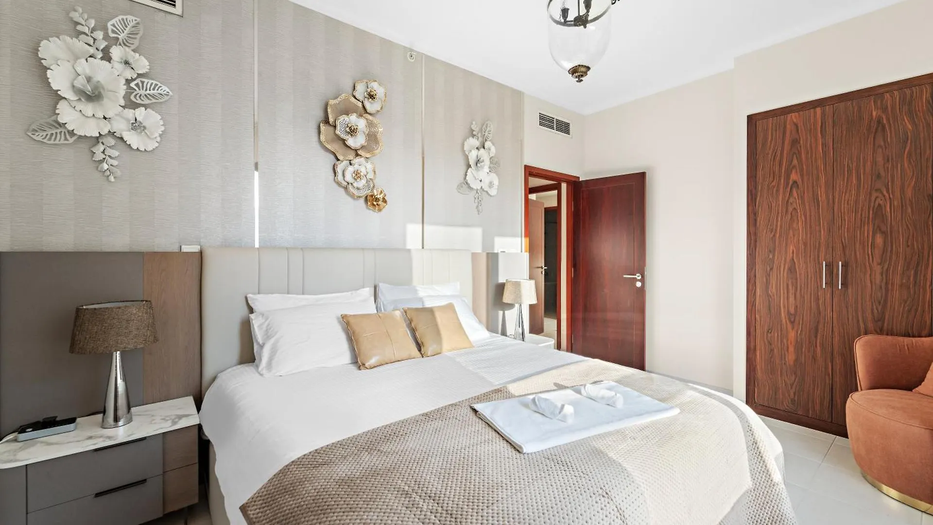 Ace Luxe, 2Br, Downtown, Burj Khalifa & Dubai Fountain View, 5 Mins Walk To Dubai Mall Apartment
